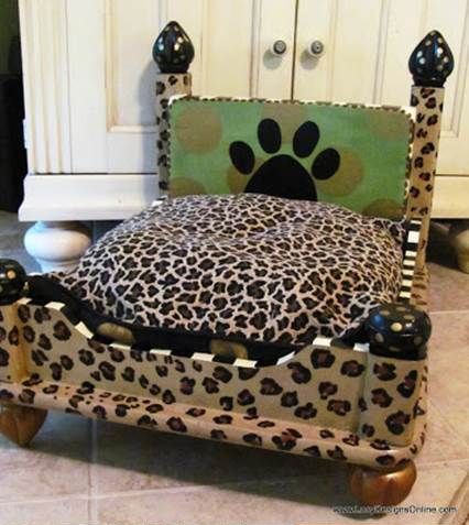 Кровать для собаки из старого стола