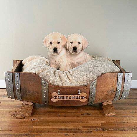 Лежаки для собаки из бочки